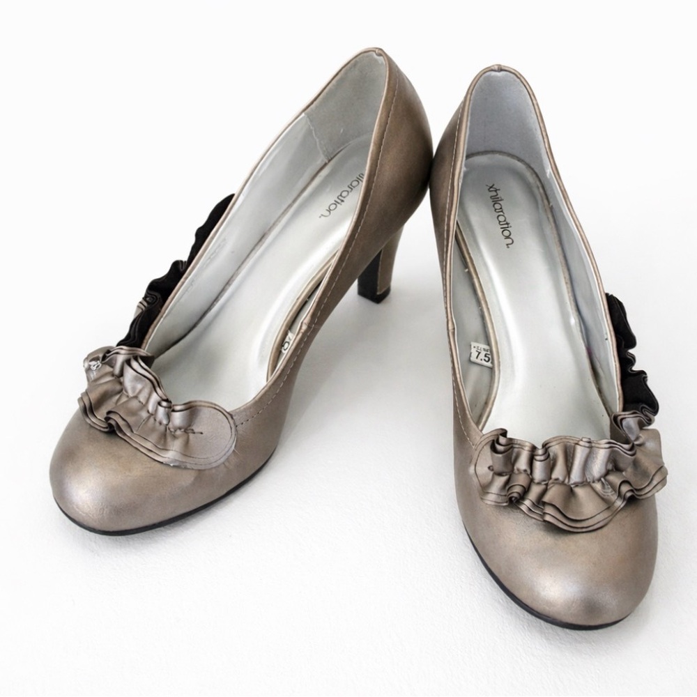 Xhileration Metallic Heels, Size 8